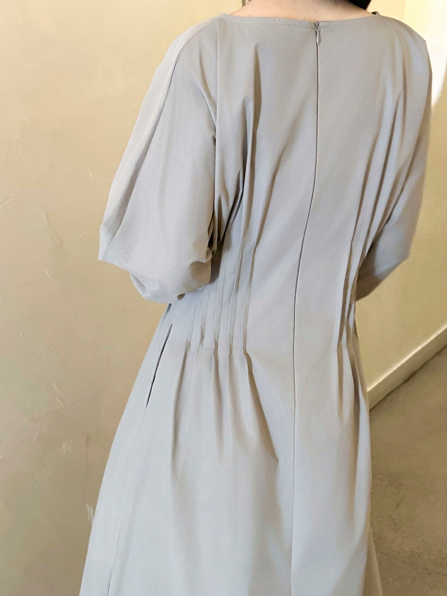 Elegant Pin-Tuck Puff Sleeve Dress