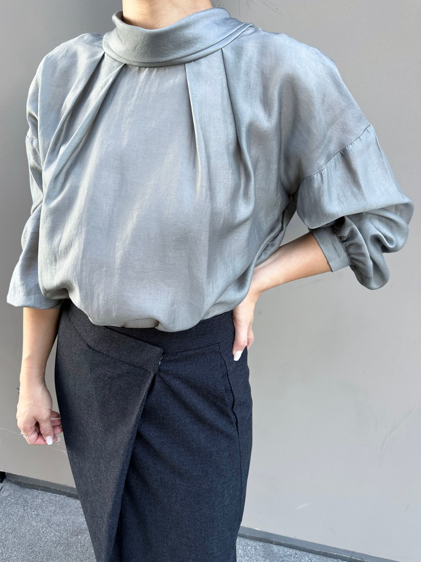 Tie-Back Balloon Sleeve Blouse