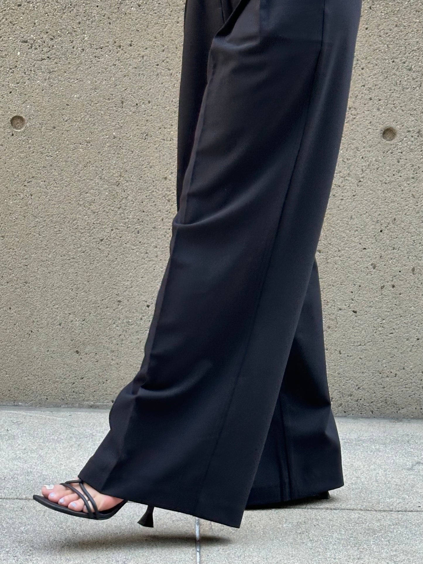 Classic Pin-Tuck Wide Trousers