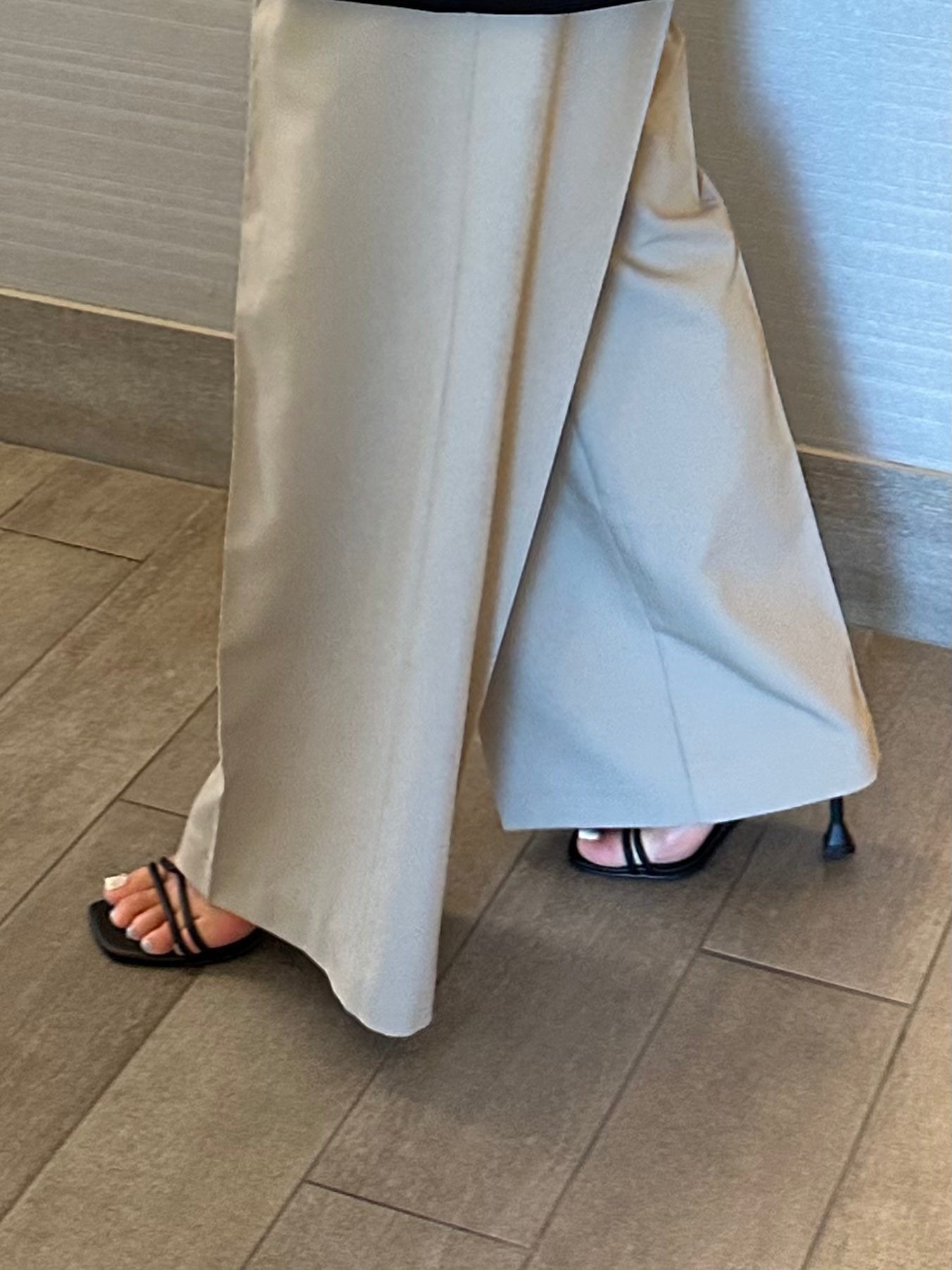 Classic Pin-Tuck Wide Trousers