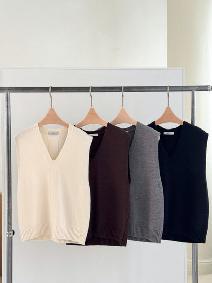 Oversized Wool Knit Vest
