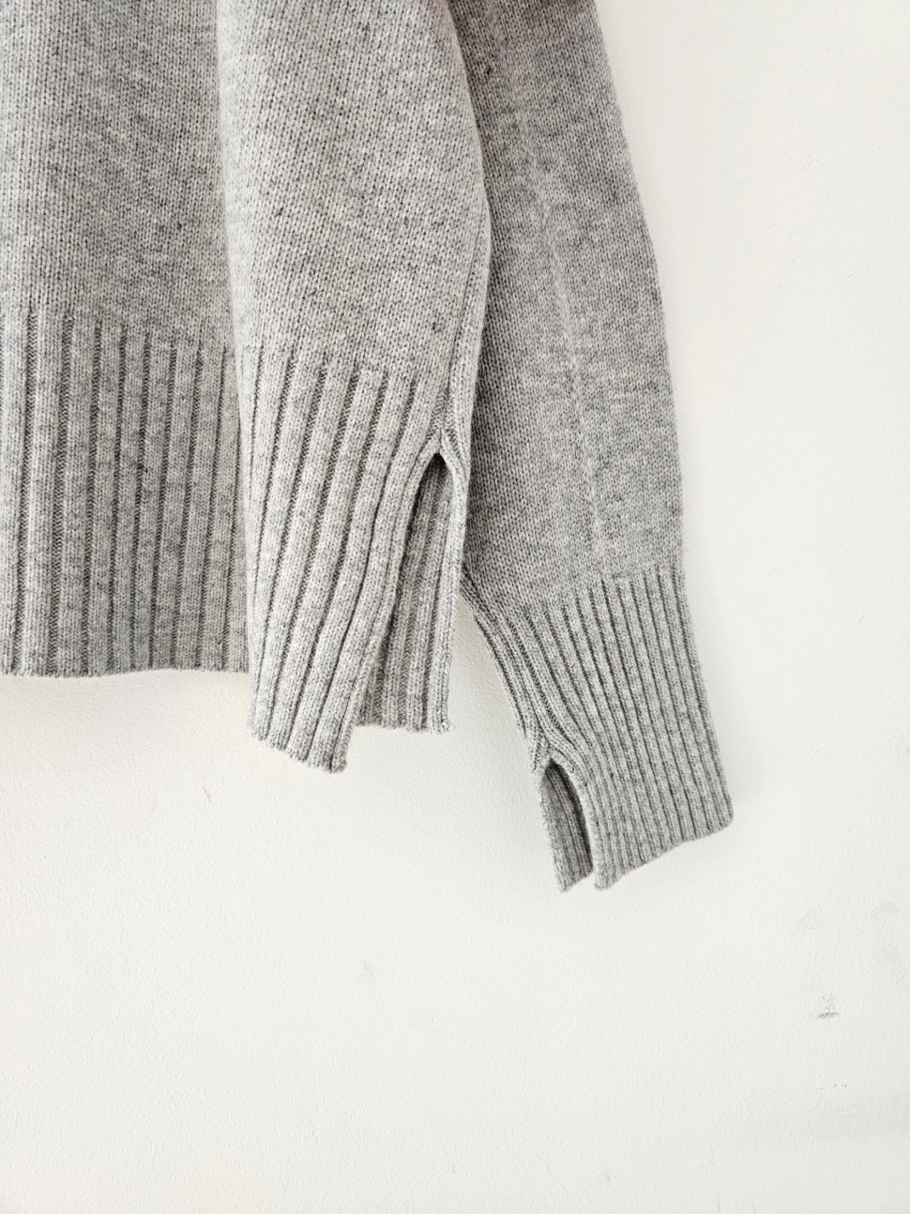 Back-Slit Super Fine Wool Cashmere Knit