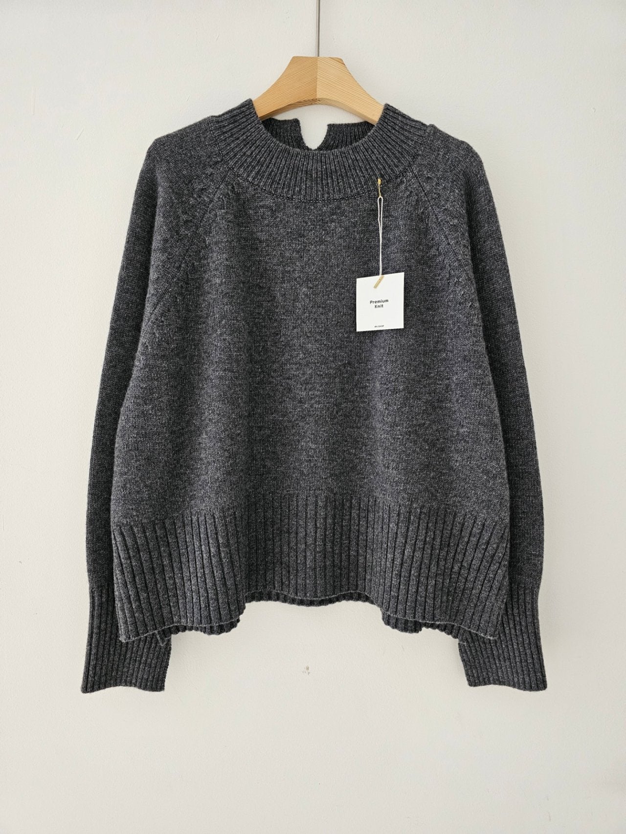 Back-Slit Super Fine Wool Cashmere Knit