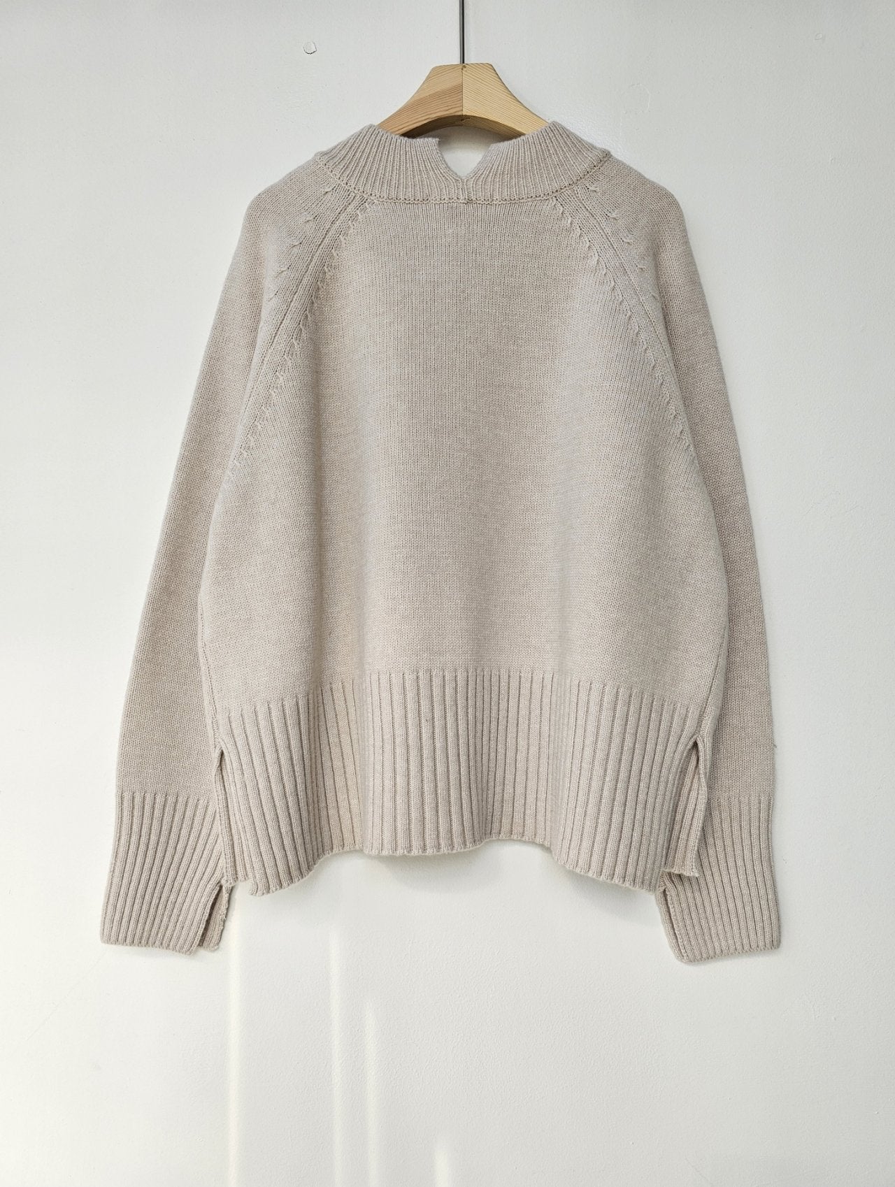 Back-Slit Super Fine Wool Cashmere Knit