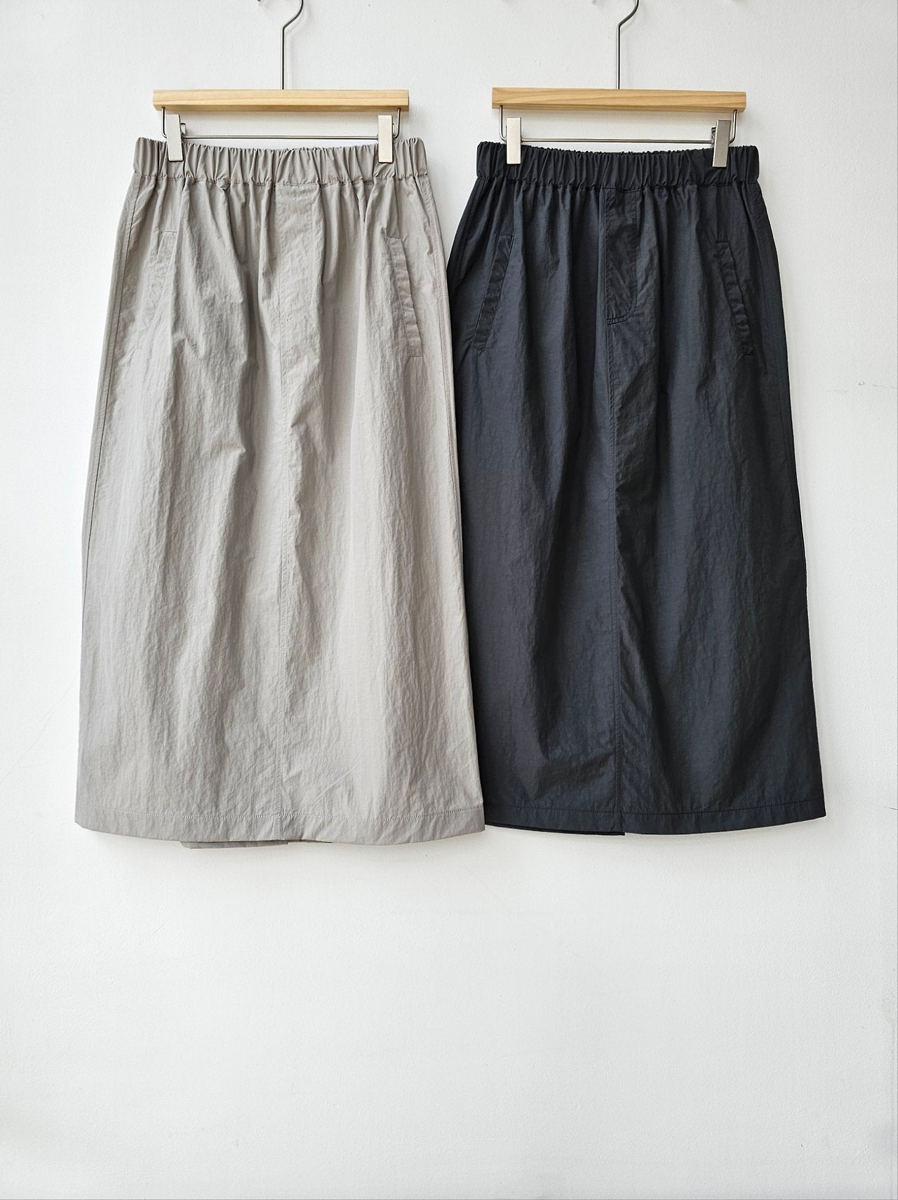 AIRY MIDI SKIRT