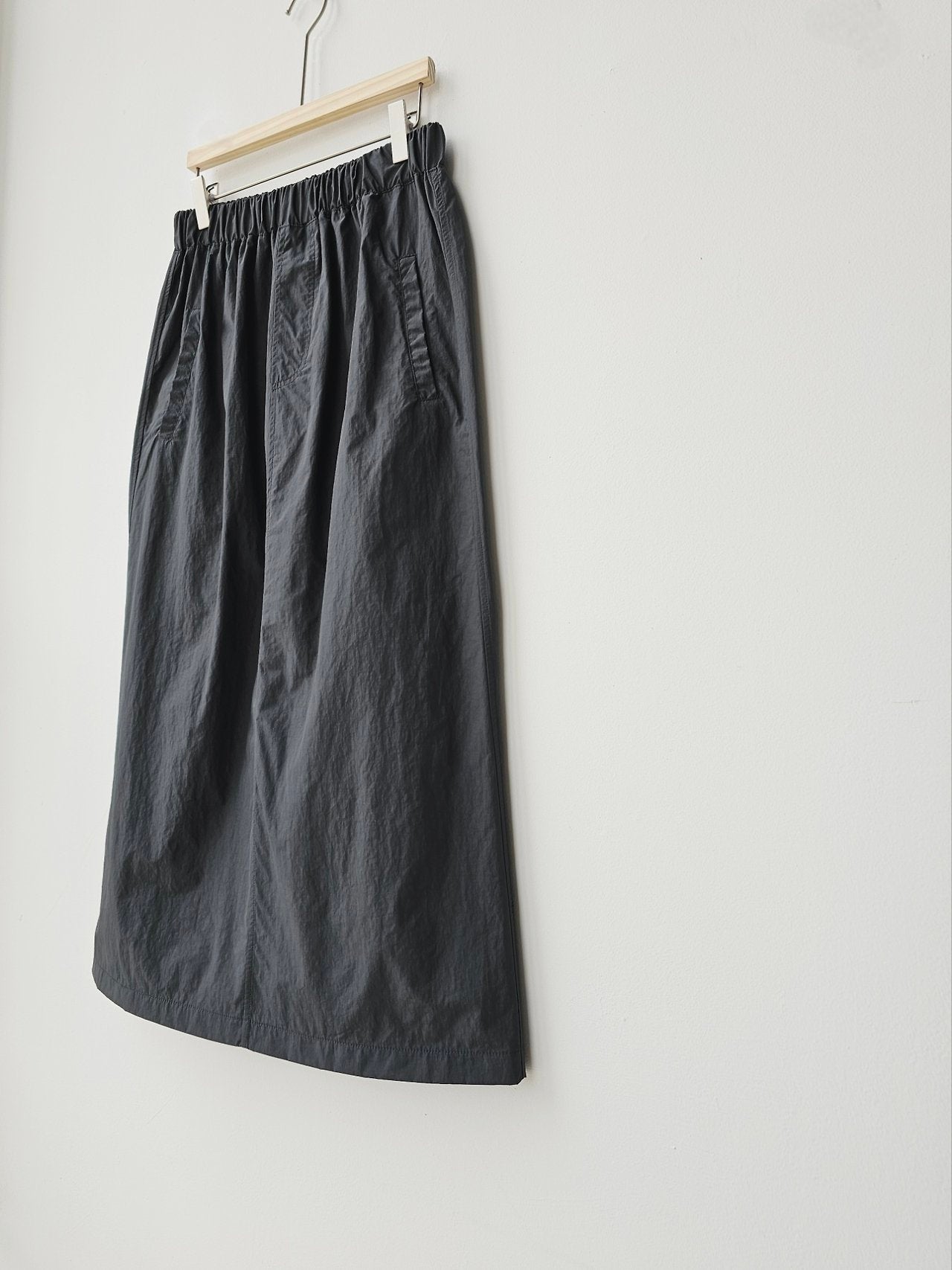 AIRY MIDI SKIRT