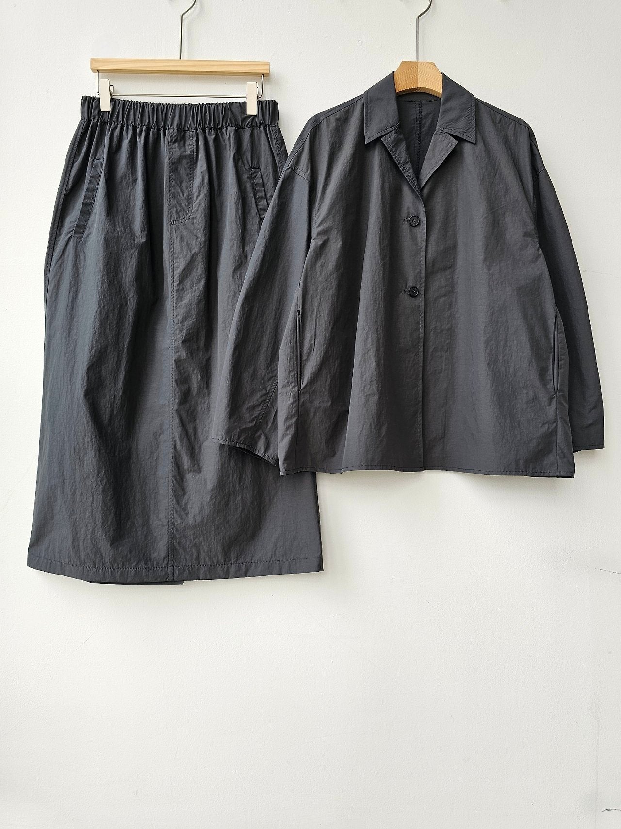 AIRY MIDI SKIRT